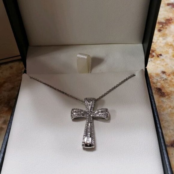1/2 Carat Diamond Cross Pendant in Sterling Silver - Picture 2 of 4
